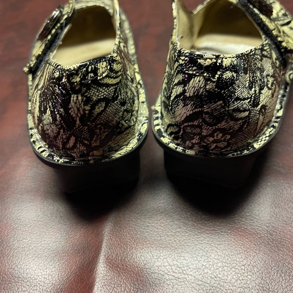 Algeria Paloma Mary Jane shoes black and tan patent leather. Size 36 - Picture 10 of 16